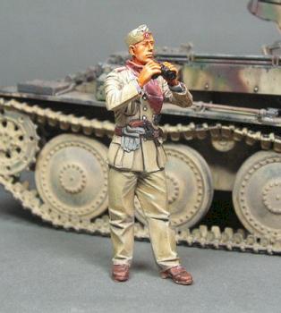 1/35 WWII GERMAN DAK OFFICER by dtfactory