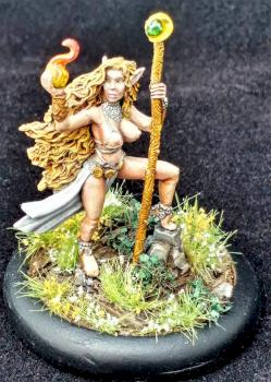 Zeldriia Elf Sorceress by TheHappyHalfling