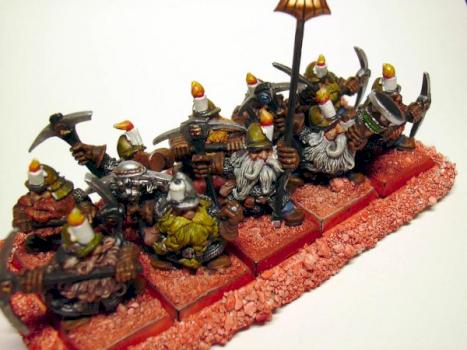 Dwarf miners (Enanos mineros) by Isilzar