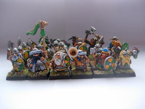 Dwarf warriors regiment by Makros
