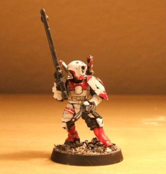 Tau Fire Warrior - Tau Feuerkrieger by Asuryan der Große