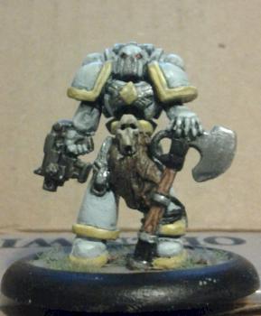 Space Wolf / Power Axe - Bolt Pistol by Zobel