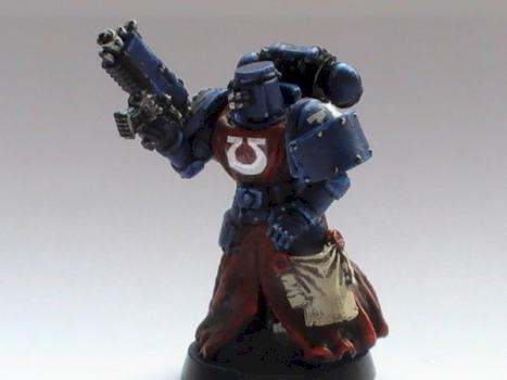 sergent vétéran ultramarines by Dob