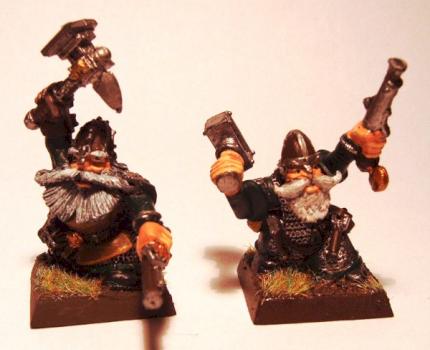Zwei Zwergenmaschinisten (Dwarf) by WaxWeazle
