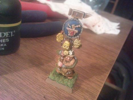 Dwarf Standard Bearer by Decreep