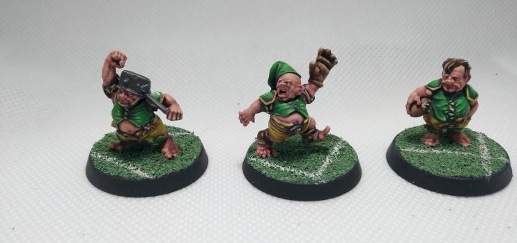 Blood Bowl Halfling team (12) greenfield grasshugers by ikiwith
