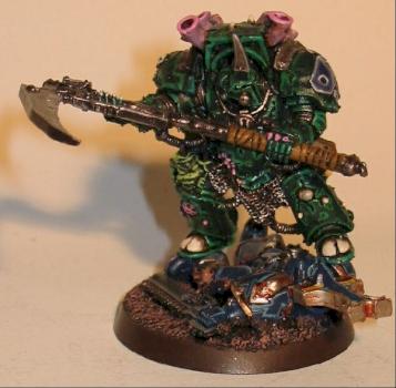 Typhus Herald of Nurgle by chapter commander