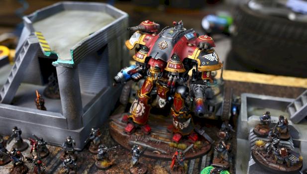 Warhammer 40k Imperial Knight Castellan by karni
