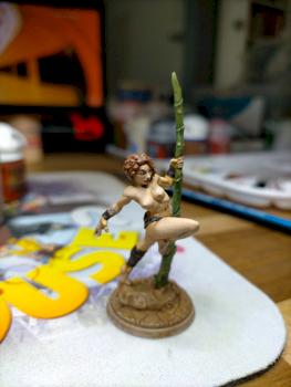 Pin Up Girl Lara 32mm by Bakufun