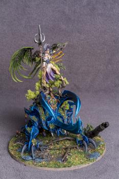 Alarielle the Everqueen by flyingpaintbrush