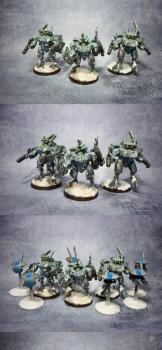 Tau Crisis Battlesuits with Drones by Matpaint