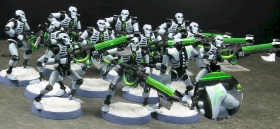 Necron Warrior by Lomingen