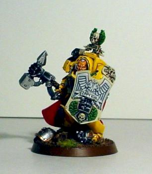 Captain Lysander of the Imperial Fists by pippenj