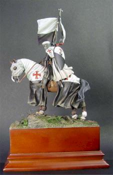 Templar Knight with Baucant 54mm by Vahilor