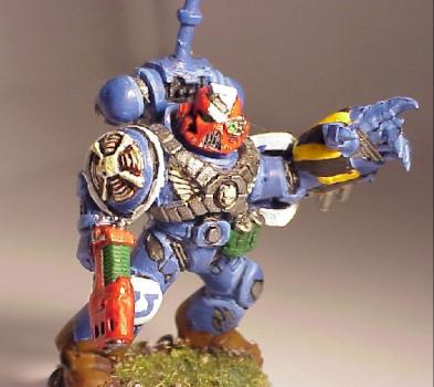 Ultramarines Veteran Sergeant by SolidSnake