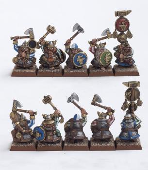 Dwarf Warriors with shields by Comitiva Carmina