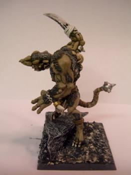 Assaulting Skaven Rat Ogre by uraithen