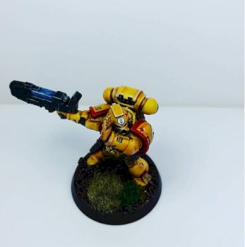 Imperial Fists Space Marine with Plasma Gun by MaaX