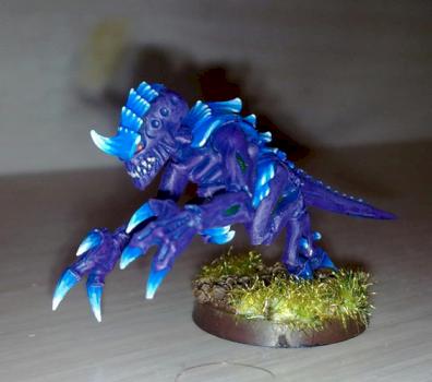 Genestealer-armed Hormagaunt conversion by Treveron