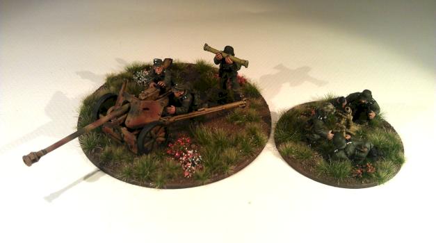 28mm Pak40 and 81mm Mortar. Summer '44 by dflament