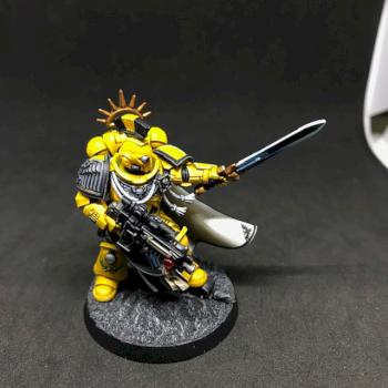 CAPTAIN PRIMARIS IMPERIAL FISTS SPACE MARINES WARHAMMER 40k by juanlurockerman