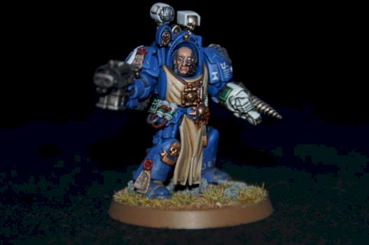 Ultramarine Apothecary - Command Squad by N-Dee