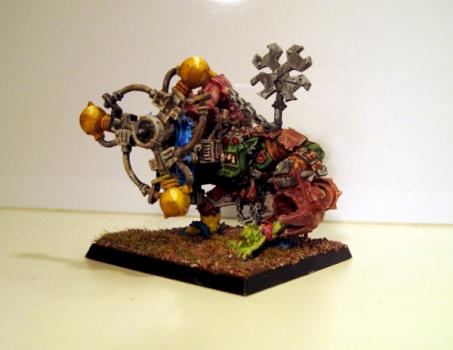 Ork Big Mek with Shokk Attack Gun by Nidhogg