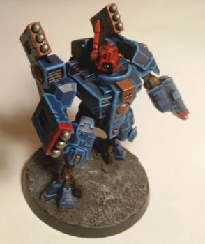 T'au Commander in XV8-02 Crisis Battlesuit by Grub
