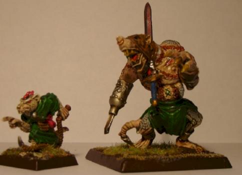 Skaven Rat Ogre and Packmaster by clan atrophy