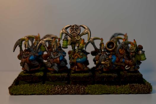 Battle for Skull Pass Dwarf Miners by vlaxes