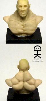 Over Musculated Buste by KiuD