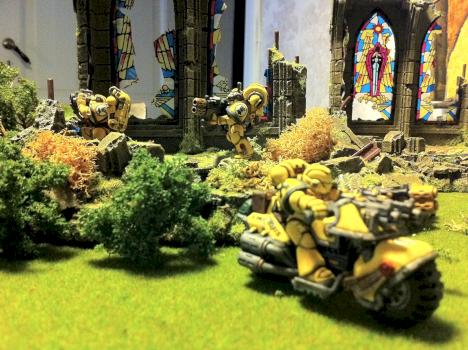 Imperial Fists: 2xMarines and Attack Bike by Wagner