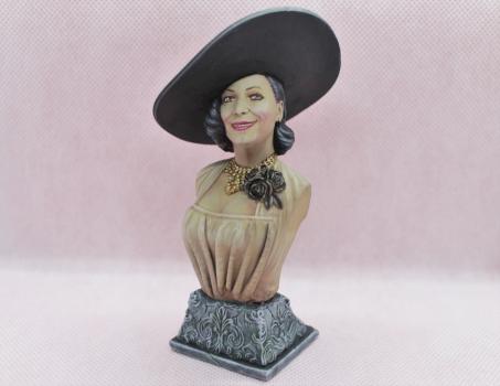 Lady Dimitrescu Bust by maxzen98