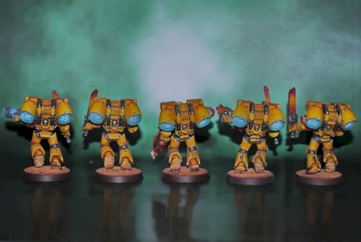 Imperial Fists Assault Squad by miniaturesshop