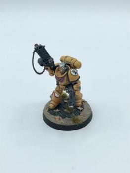 Lieutenant Imperial fists space marines WARHAMMER 40k by juanlurockerman