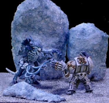 Tyranid ambushing Space Wolf by Sliver