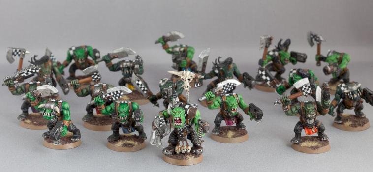 Ork Slugga Mob by Tarkand