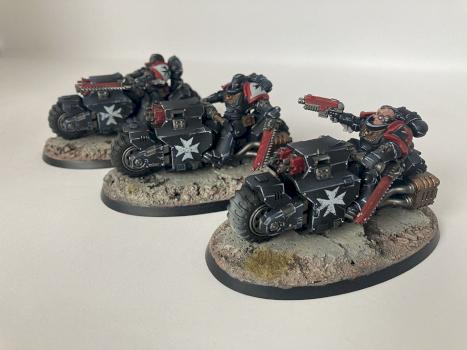 Painted Black Templars bike squad by Soyg