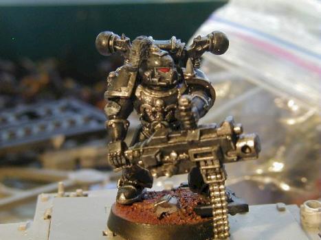 Black Legion test mini w/ heavy bolter by Mandragore