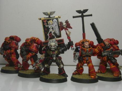 My first attempts at painting 40k Blood Angels by FLEXCopMNPD