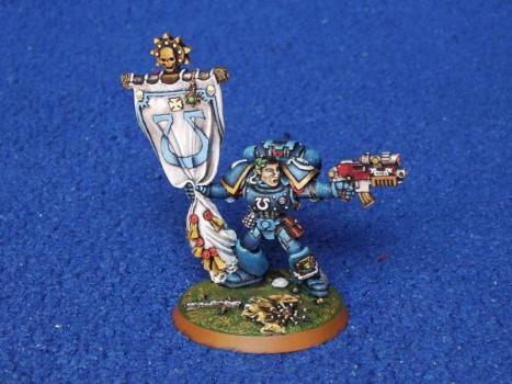 Ultramarines Standartenträger by skippygreif
