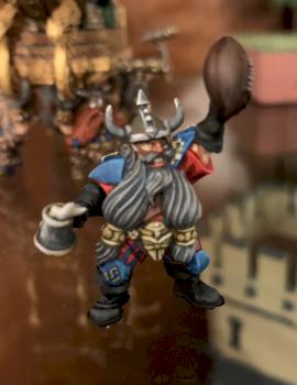 Dwarf blood bowl star by vdsb