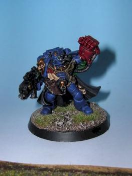 Crimson Fists Captain by heldane