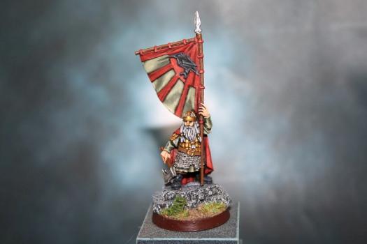 banner bearer Dward by Hellvegen