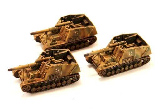 15mm Flames of War Hummels by Blitzkrieg studios