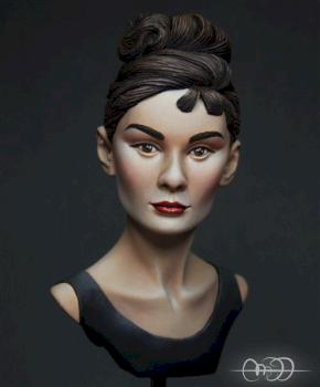 Audrey Hepburn Bust. by Pepa