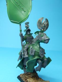 Bretonnian Grail Knight Standard Bearer - converted by thistledoo minis