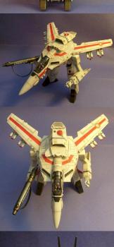1/48 Yamato VF-1J Transforming Toy Repaint by winterdyne