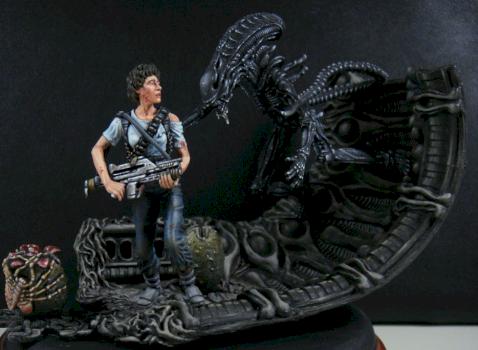 Alien (better pics) by Bonelord