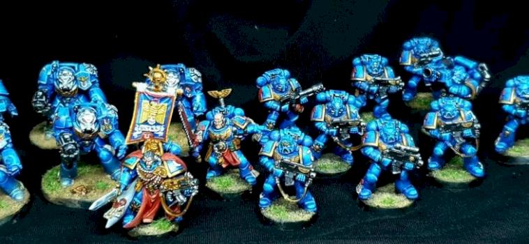 Battle ready Ultramarines army by Pahaere